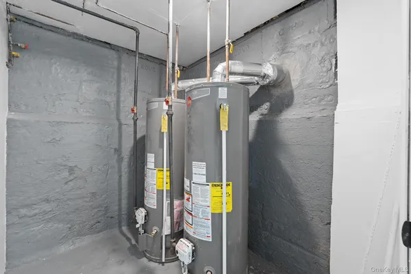 a view of walk in closet