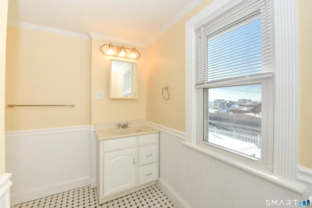 $2,975 | 6 Springdale Street, Milford, CT 06460