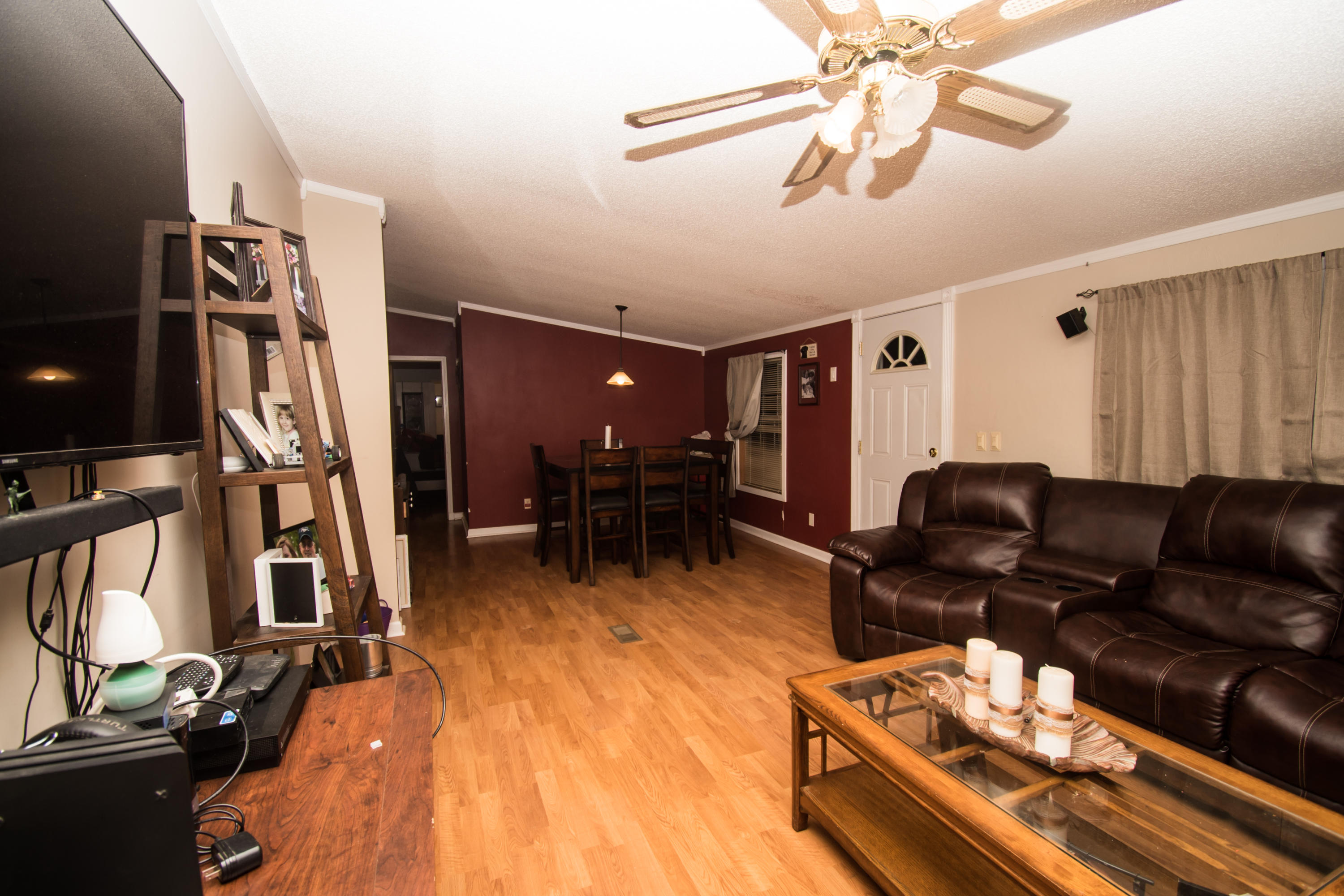 1237 Potters Road Vinton, VA 24179 - Photo 22 of 45 Living Room
