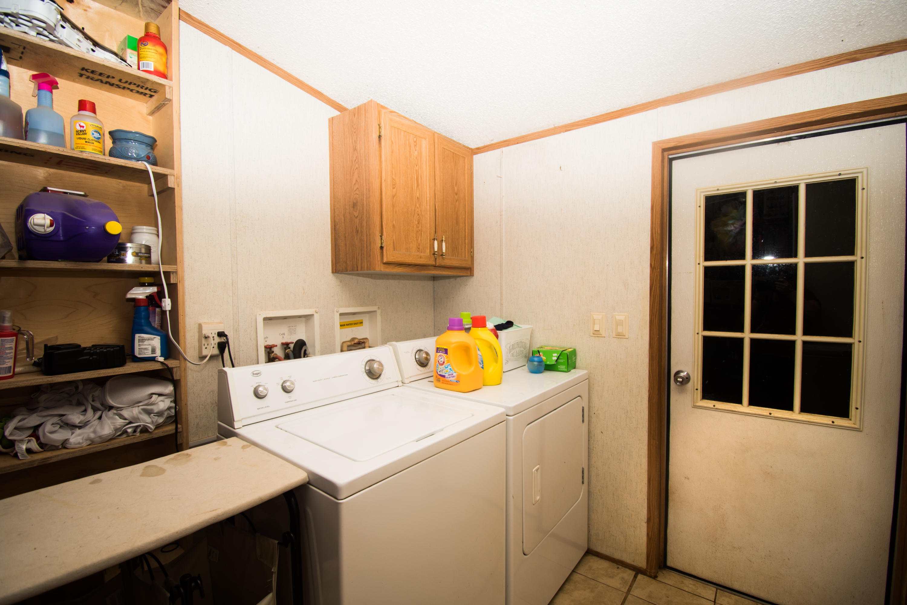 1237 Potters Road Vinton, VA 24179 - Photo 35 of 45 Laundry