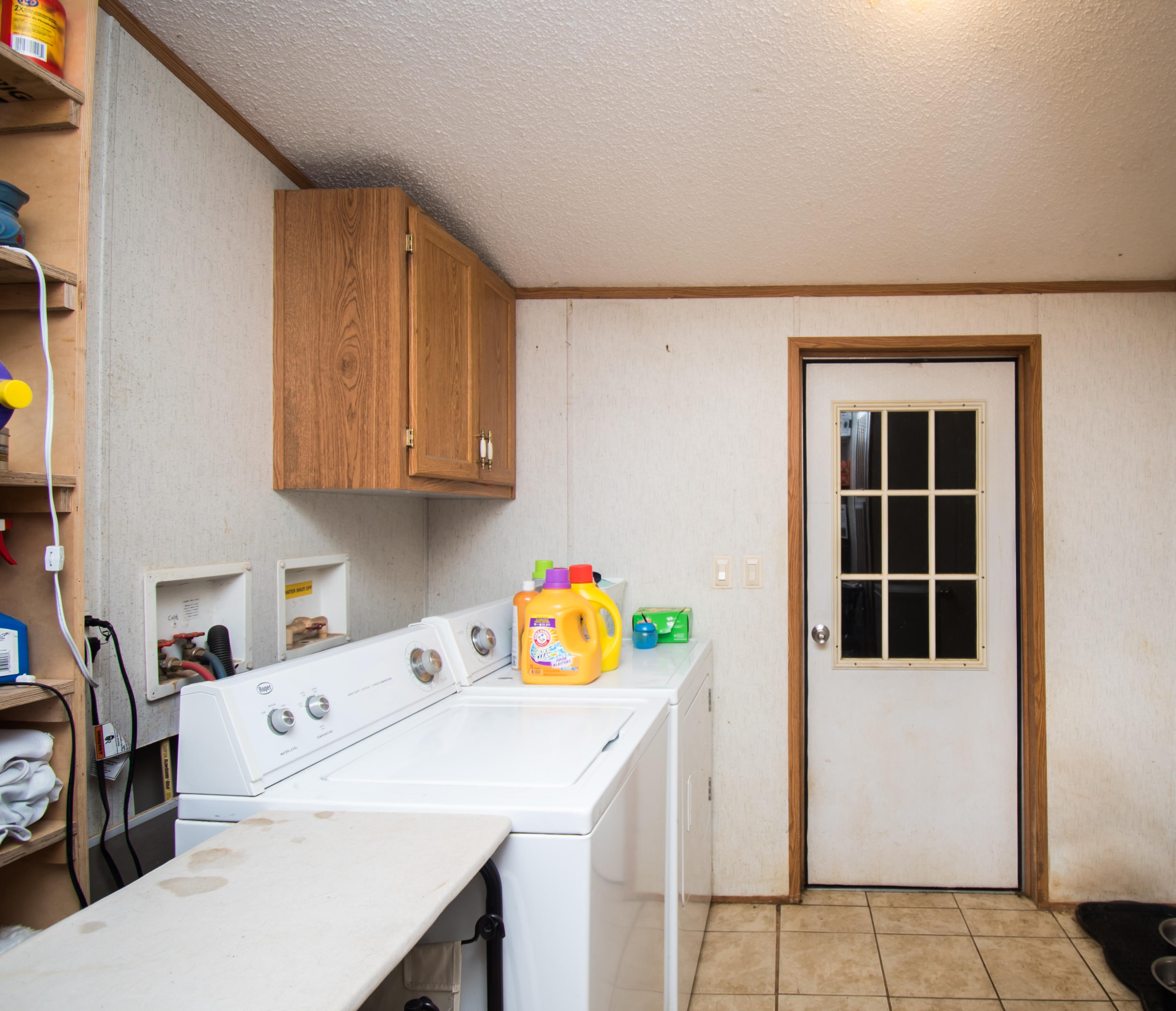 1237 Potters Road Vinton, VA 24179 - Photo 36 of 45 Laundry