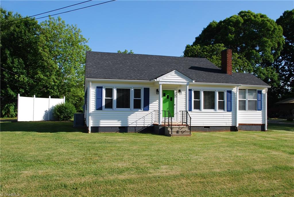 138 Twin Cedars Golf Road Mocksville, NC 27028 - Photo 1 of 22 Gallery Image 1