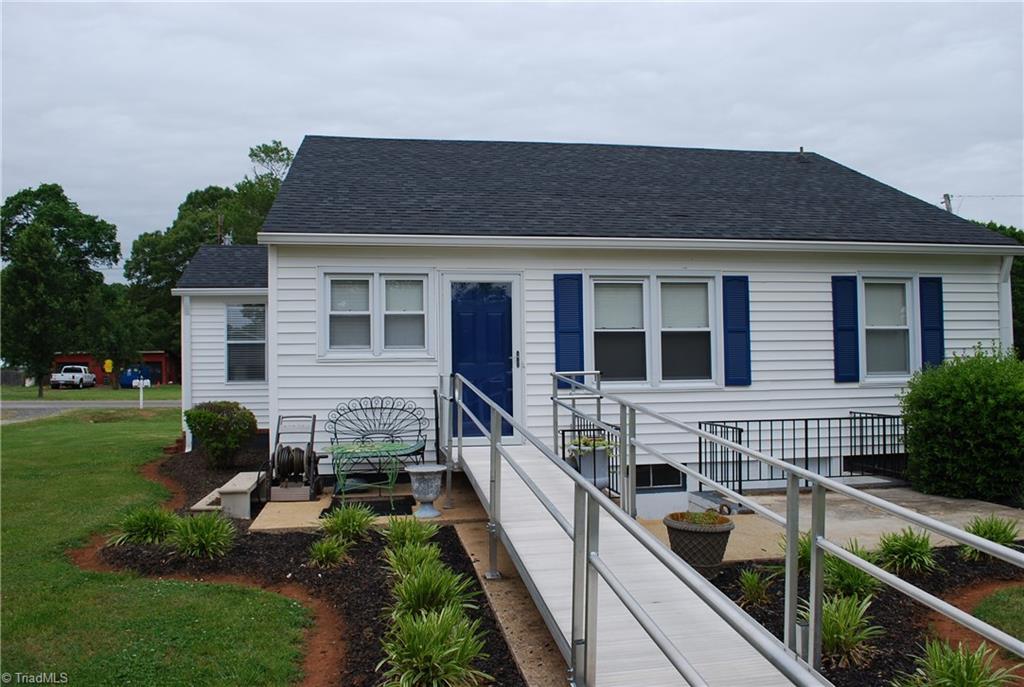 138 Twin Cedars Golf Road Mocksville, NC 27028 - Photo 5 of 22 Gallery Image 5