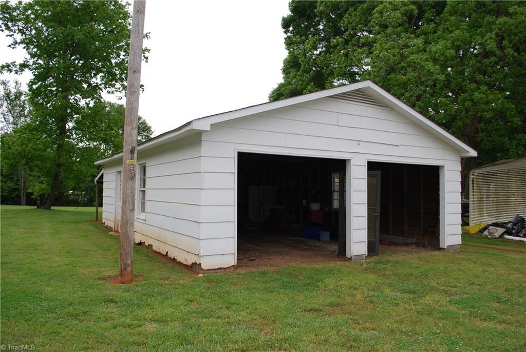 138 Twin Cedars Golf Road Mocksville, NC 27028 - Photo 7 of 22 Gallery Image 7