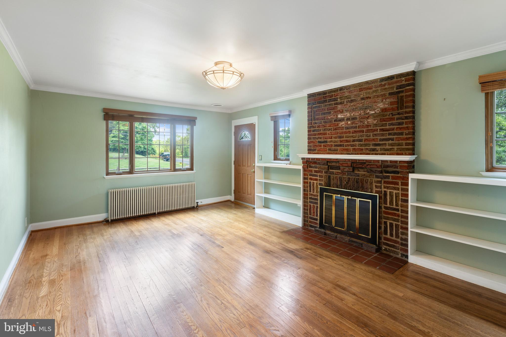 8522 Edmonston Road Berwyn Heights, MD 20740 - Photo 11 of 30 Living Room