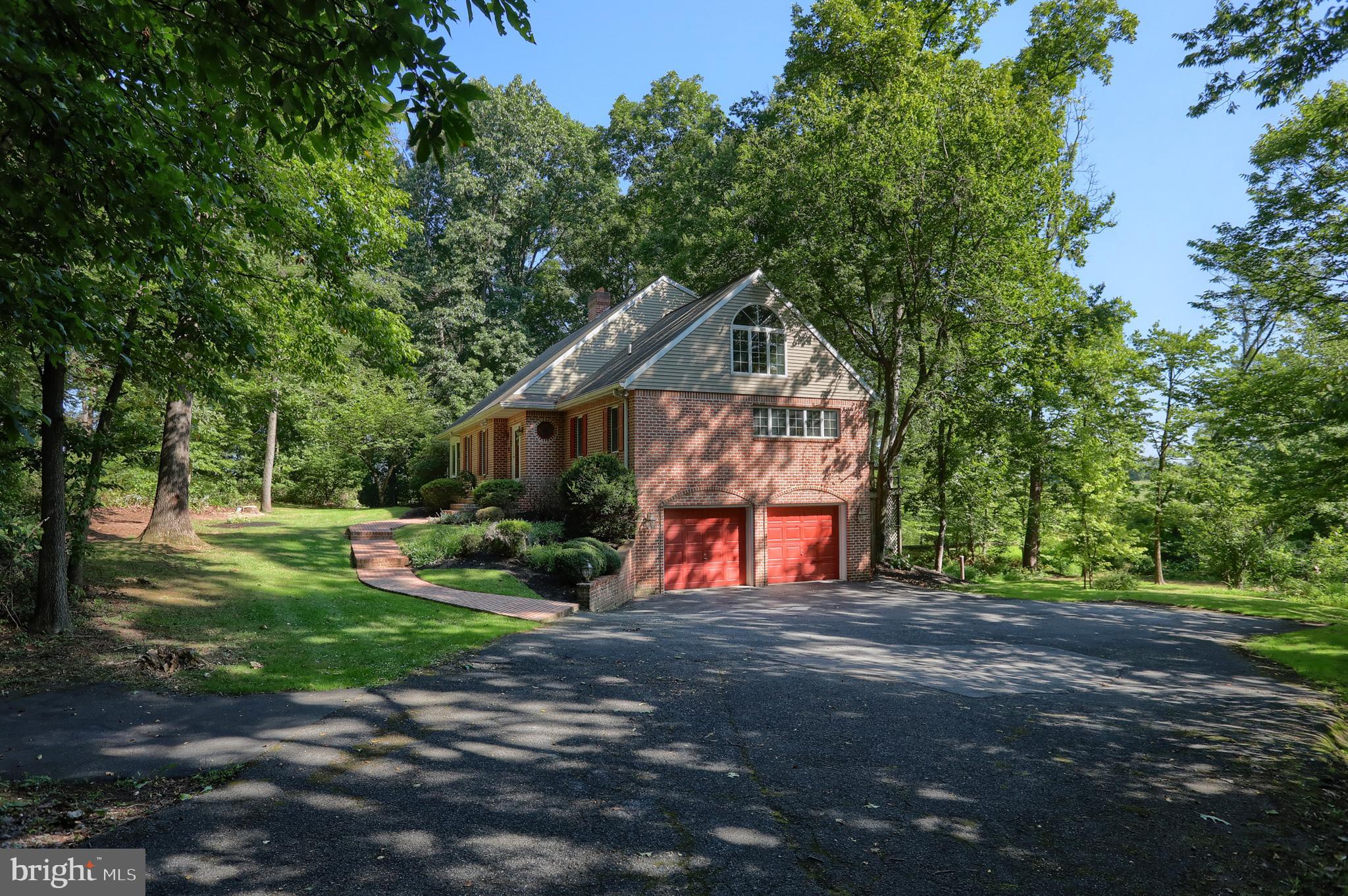 16 Beaver Road Hershey, PA 17033 - Photo 3 of 74 Gallery Image 3