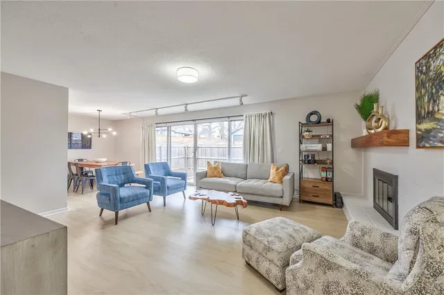 $205,000 | 8718 Metcalf Avenue, Unit 102, Overland Park, KS 66212