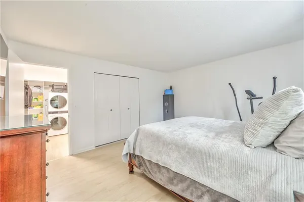 $205,000 | 8718 Metcalf Avenue, Unit 102, Overland Park, KS 66212