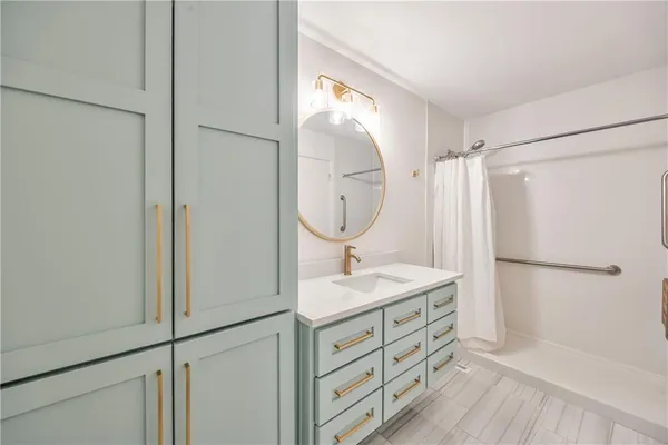 $205,000 | 8718 Metcalf Avenue, Unit 102, Overland Park, KS 66212