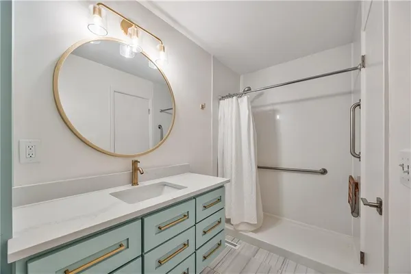 $205,000 | 8718 Metcalf Avenue, Unit 102, Overland Park, KS 66212