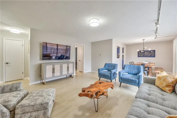 $205,000 | 8718 Metcalf Avenue, Unit 102, Overland Park, KS 66212