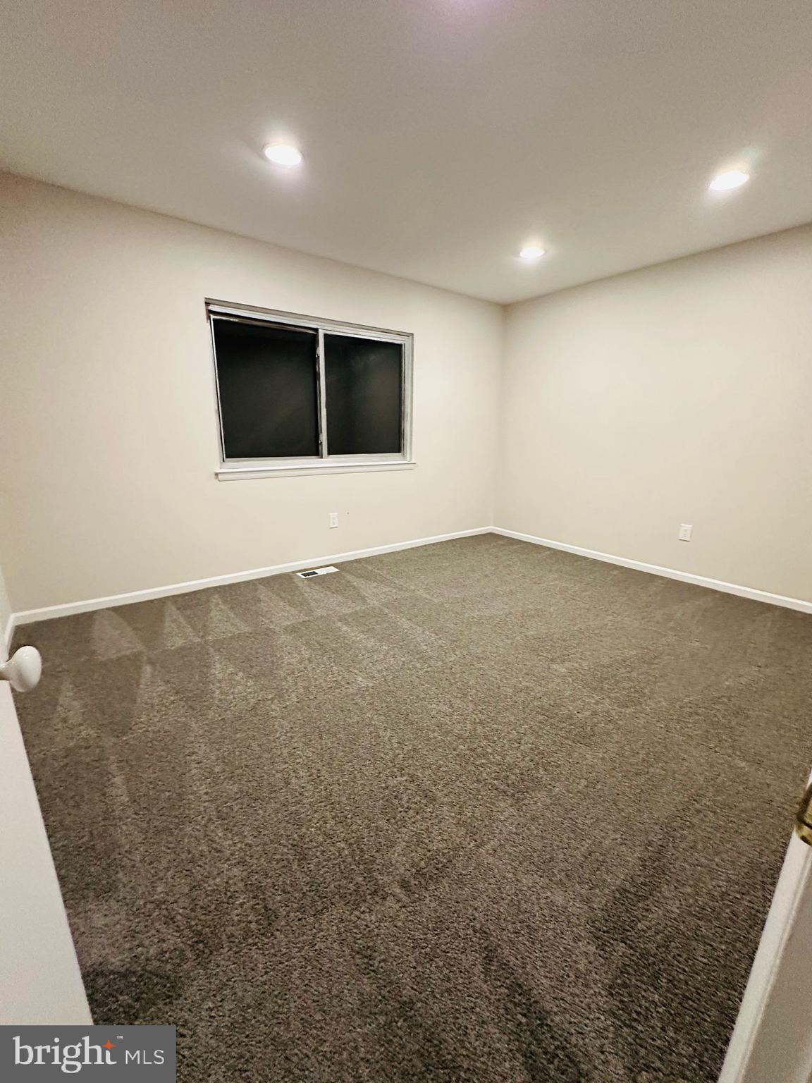 33 Trowbridge Lane Clementon, NJ 08021 - Photo 13 of 20 a view of an empty room