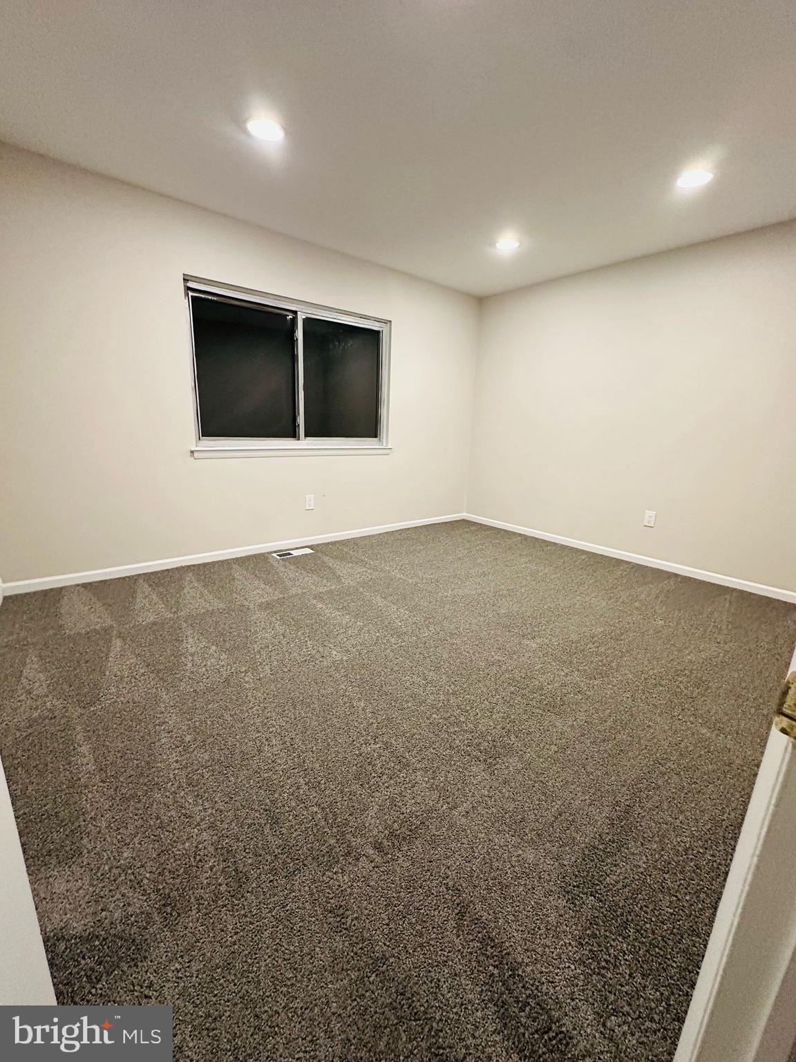 33 Trowbridge Lane Clementon, NJ 08021 - Photo 10 of 20 a view of an empty room