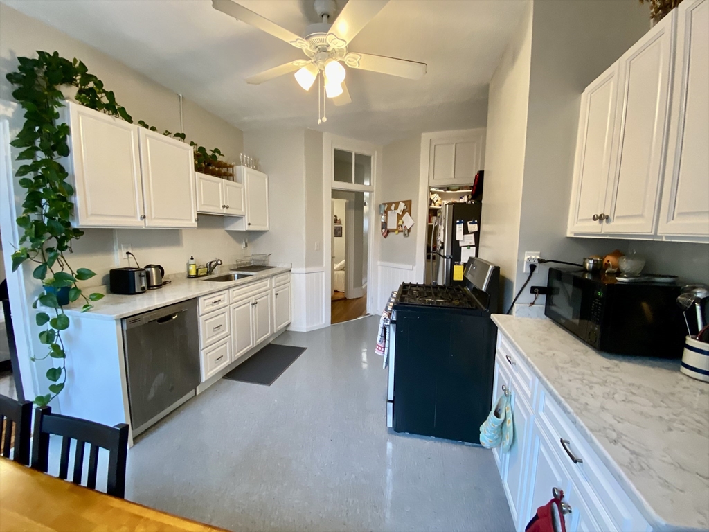 27 Hurd Road, Unit 6 Brookline, MA 02445 - Photo 12 of 22