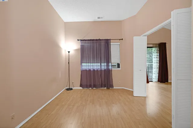 $350,000 | 2437 St Helena Drive, Unit 3, Hayward, CA 94542