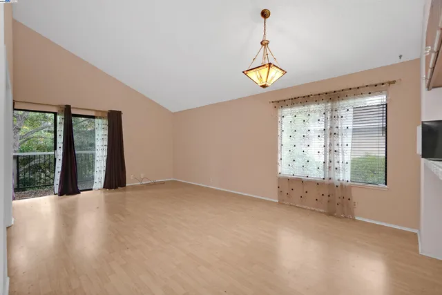 $350,000 | 2437 St Helena Drive, Unit 3, Hayward, CA 94542