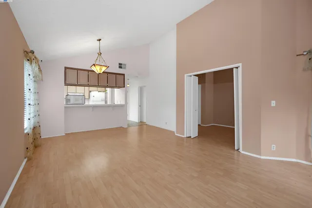 $350,000 | 2437 St Helena Drive, Unit 3, Hayward, CA 94542
