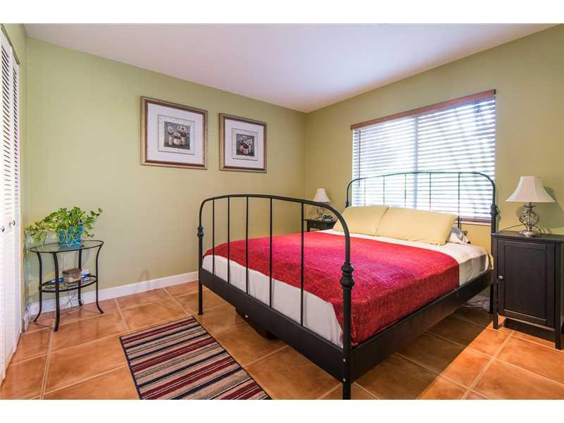 2004 Riverside Place, Unit 6 Wilton Manors, FL 33305 - Photo 2 of 15 Bedroom.