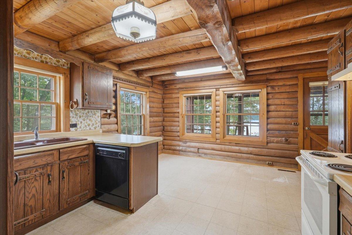 22498 Little Deer Road Siren, WI 54872 - Photo 9 of 16