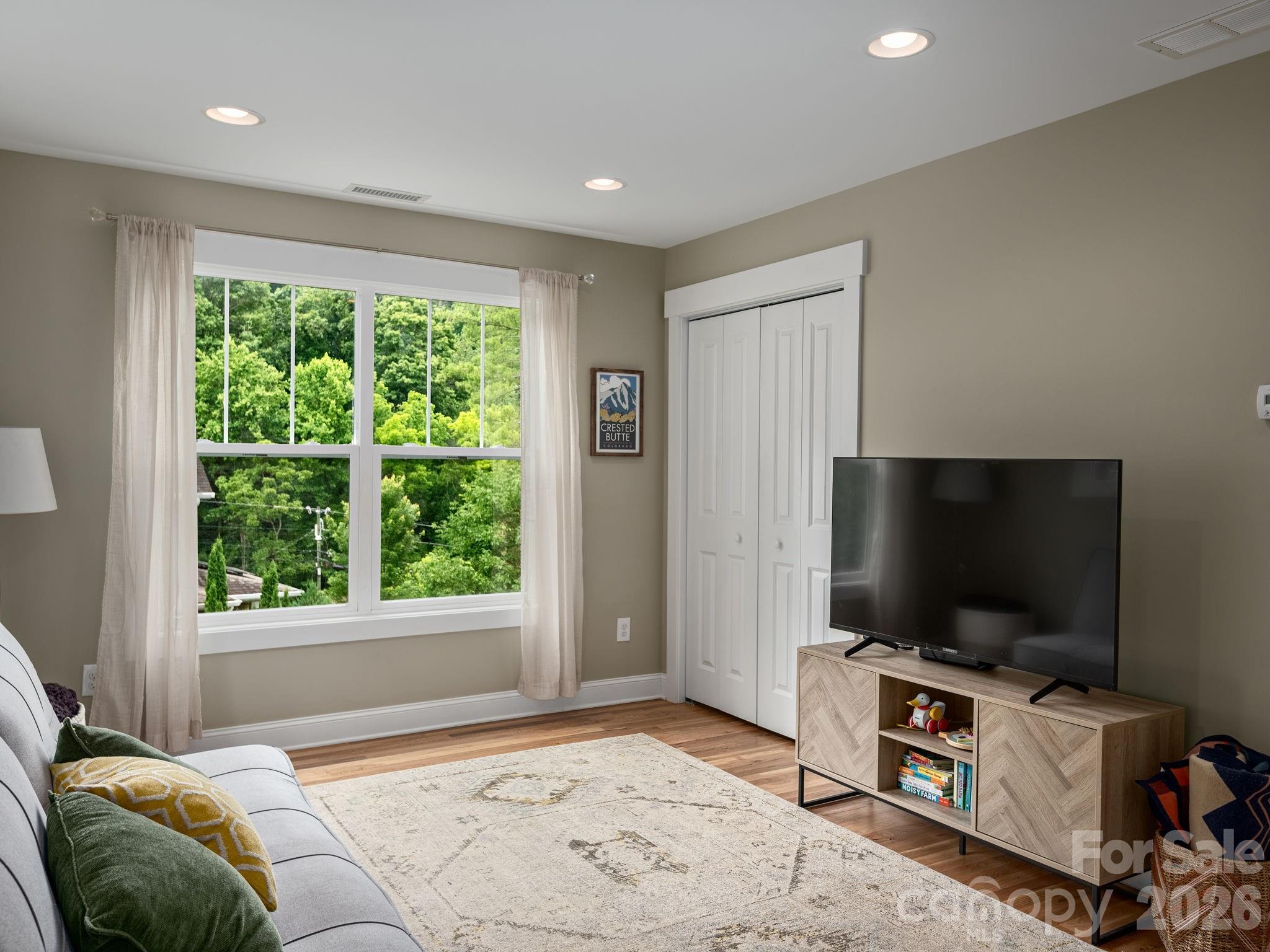 80 Bassett Road Asheville, NC 28804 - Photo 18 of 37