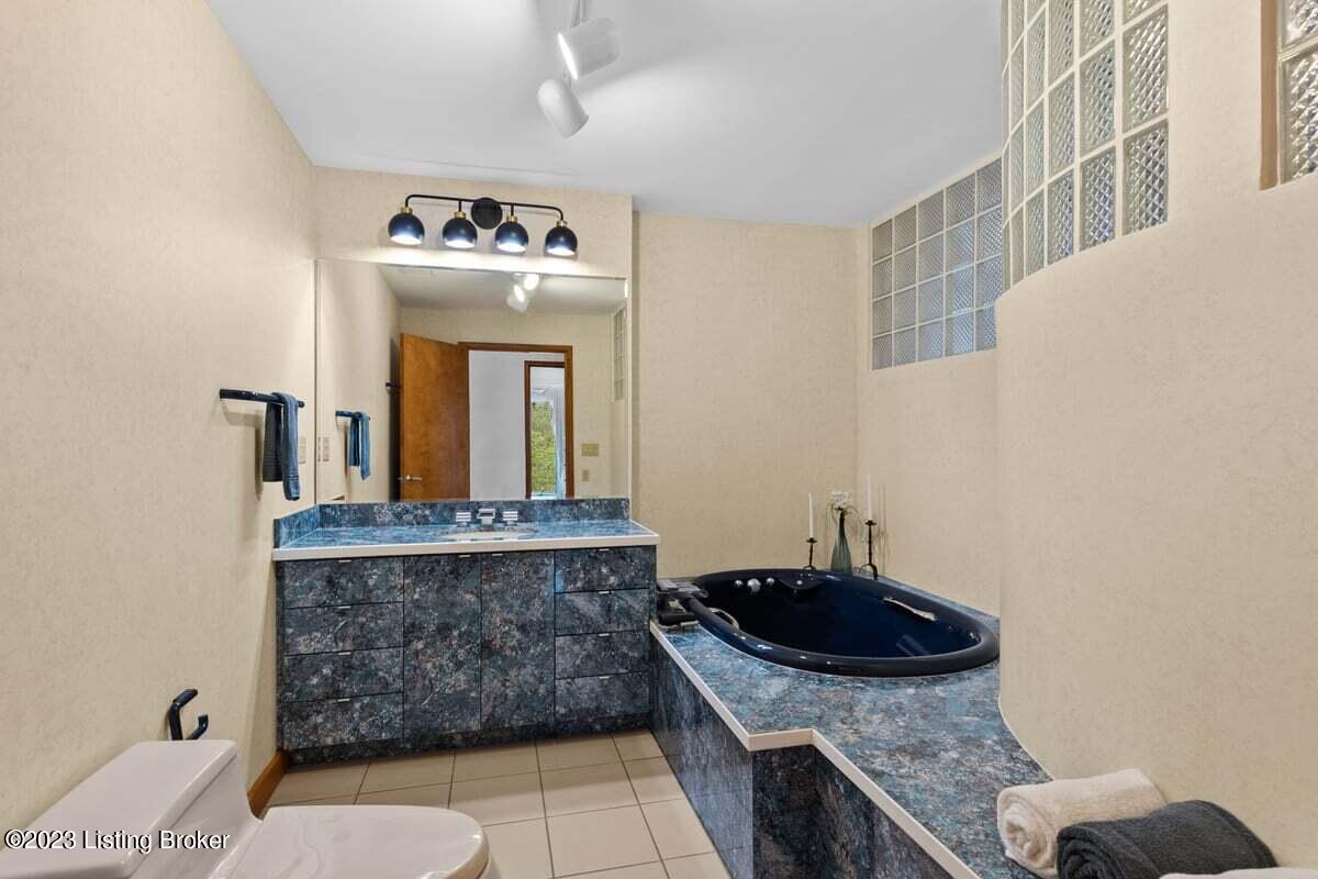 208 Ash Run Road Louisville, KY 40245 - Photo 33 of 53 Hall bath with soaker tub