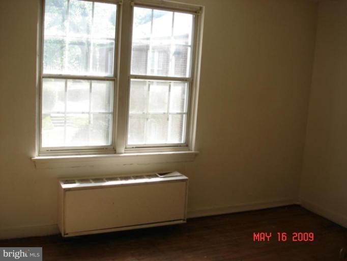 207 Glebe Road East, Unit 207B Alexandria, VA 22305 - Photo 8 of 9 Bedroom #1
