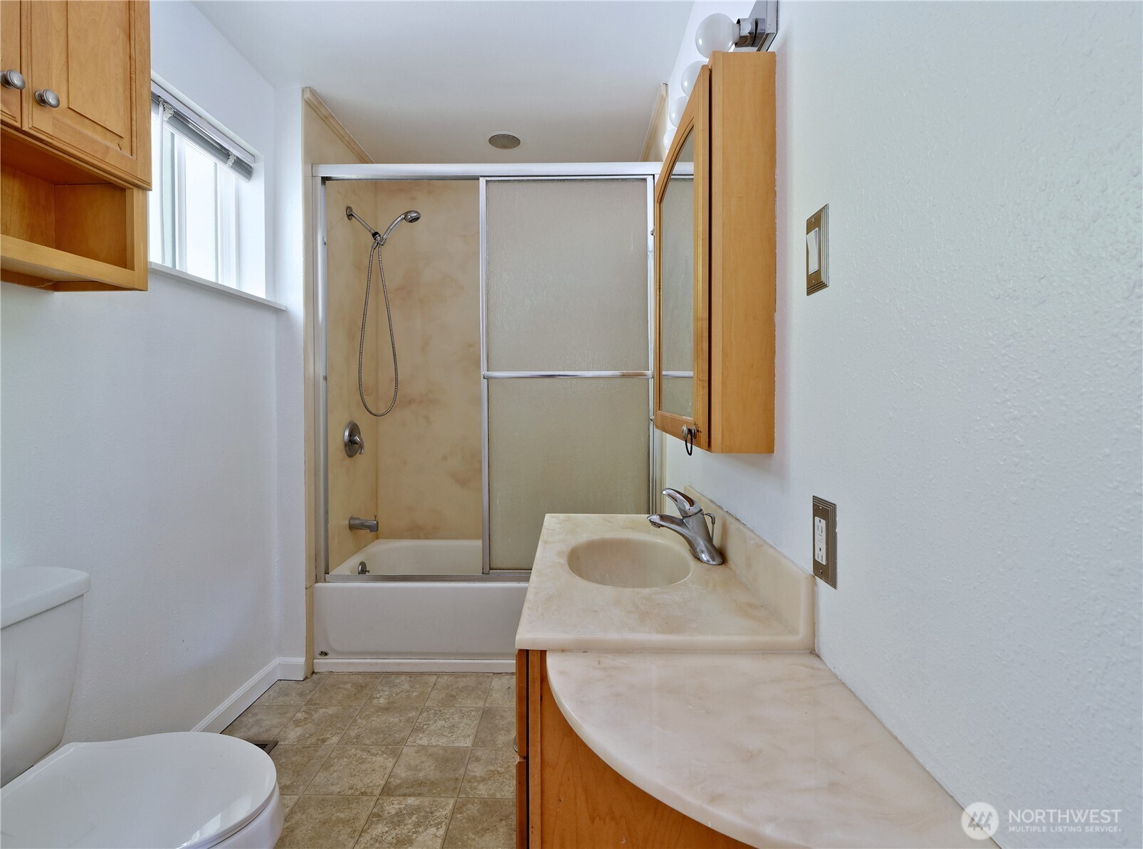 423 Lind Avenue Southwest Renton, WA 98057 - Photo 13 of 33