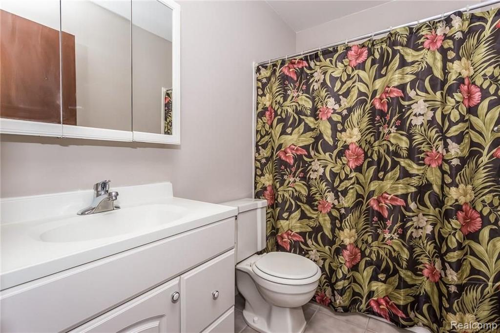 108 Manor Way Rochester, MI 48309 - Photo 25 of 32