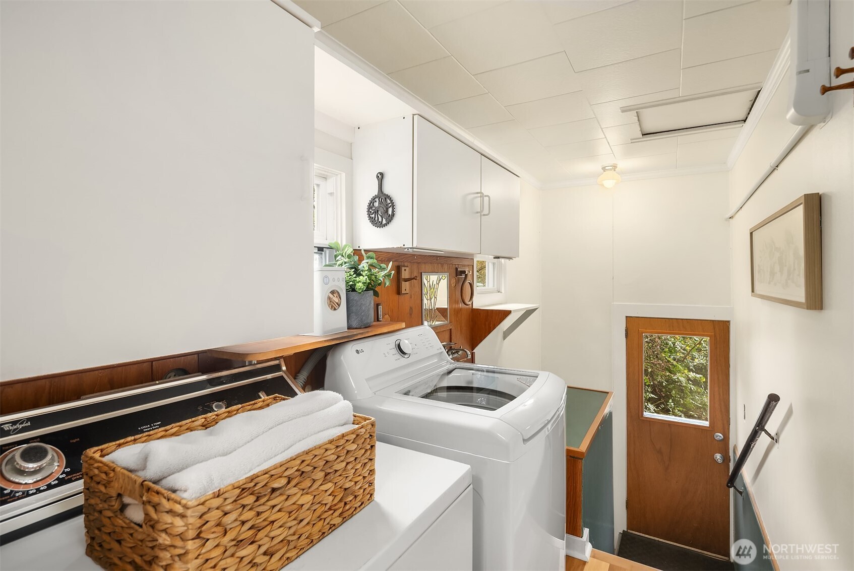 548 Northeast 102nd Street Seattle, WA 98125 - Photo 15 of 22