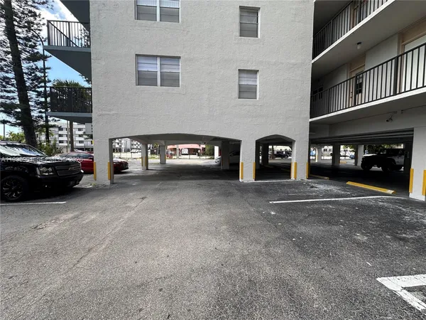 $129,900 | 12590 Northeast 16th Avenue, Unit 608, North Miami, FL 33161