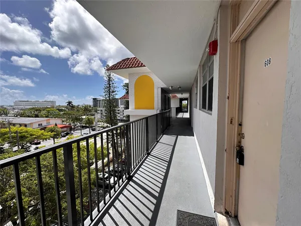 $129,900 | 12590 Northeast 16th Avenue, Unit 608, North Miami, FL 33161
