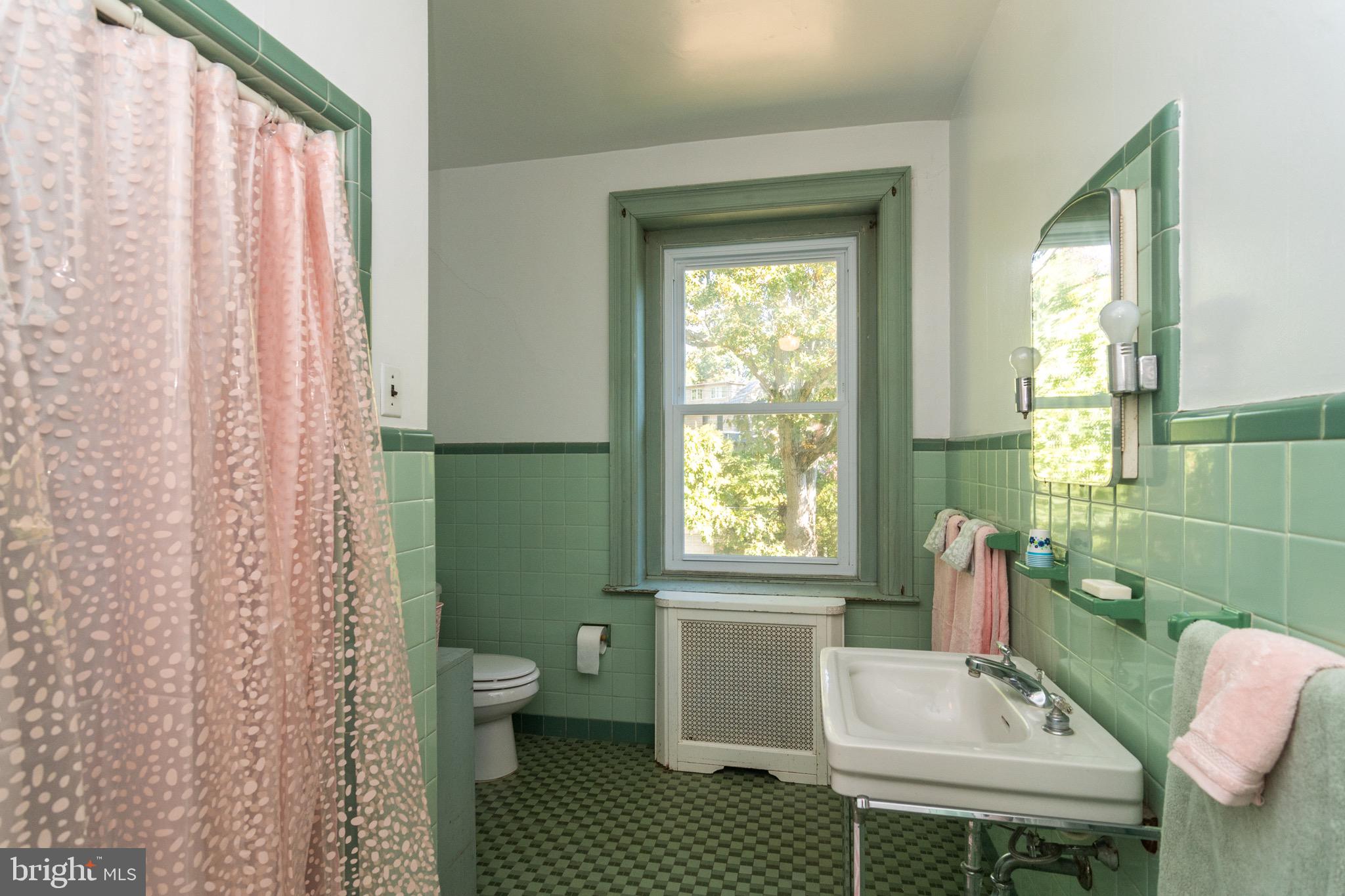 208 Wyncote Road Jenkintown, PA 19046 - Photo 29 of 77 Master Bathroom