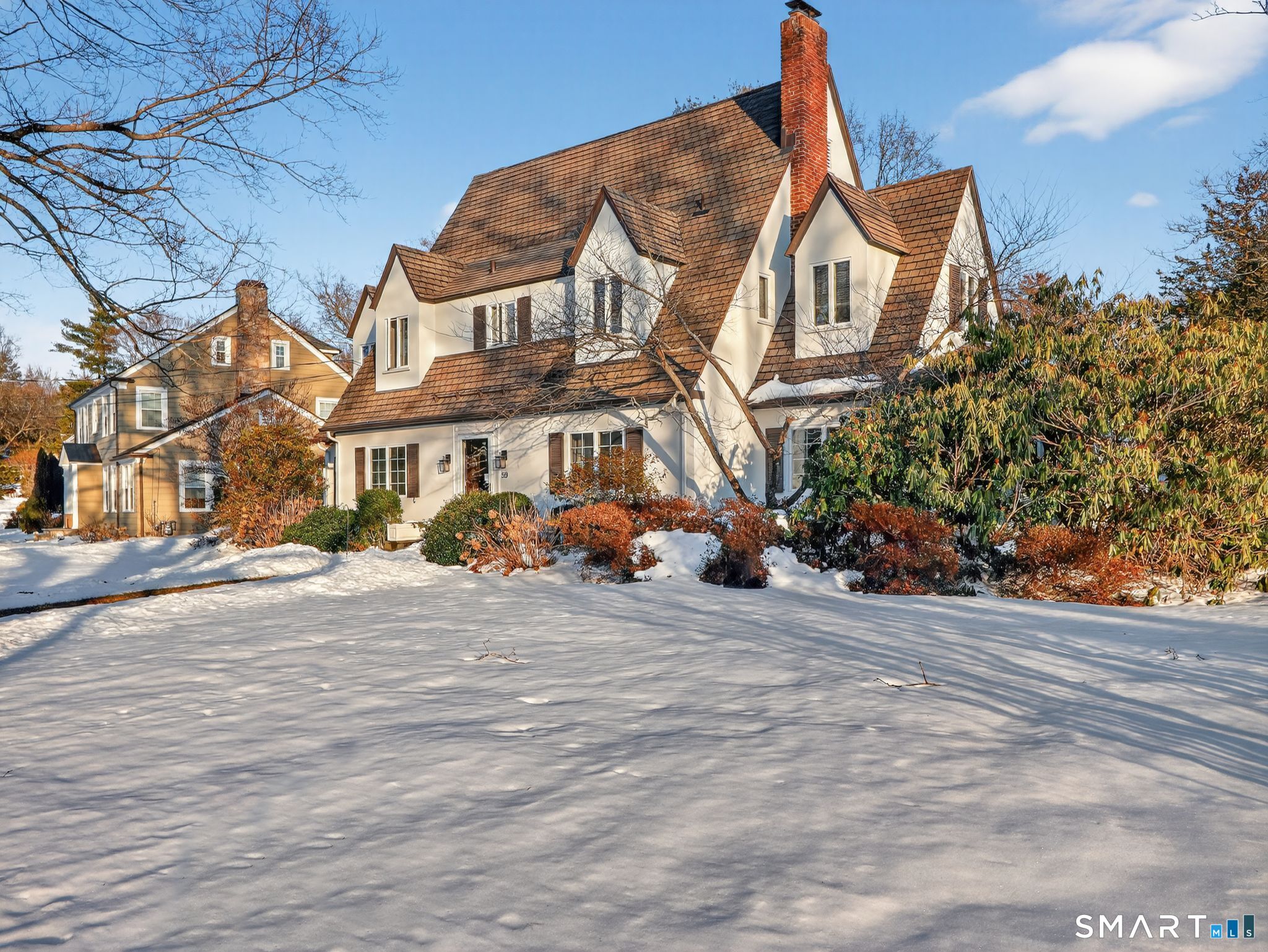 59 Broadfield Road Hamden, CT 06517 - Photo 2 of 40 a view of a building with a street
