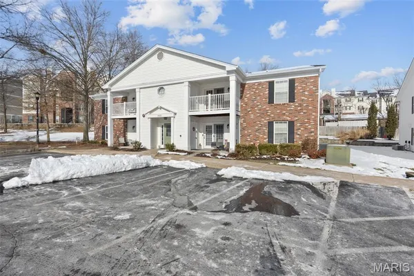 $180,000 | 3425 Country Stone Manor Drive, Unit C, Valley Park, MO 63088