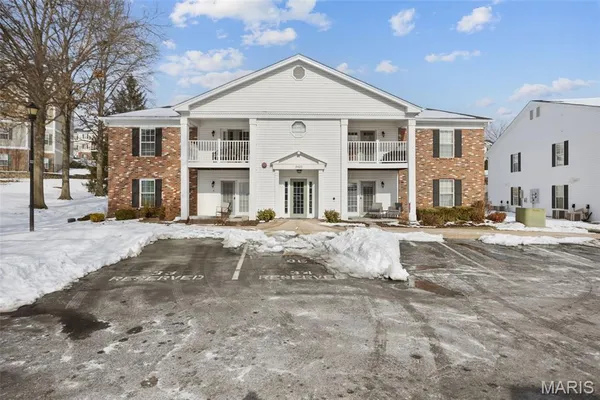 $175,000 | 3425 Country Stone Manor Drive, Unit C, Valley Park, MO 63088