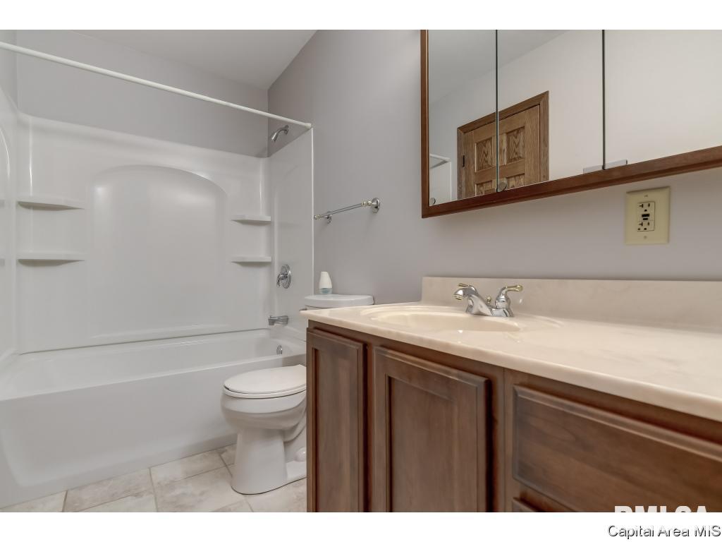 41 Lucerne Drive Springfield, IL 62707 - Photo 17 of 36