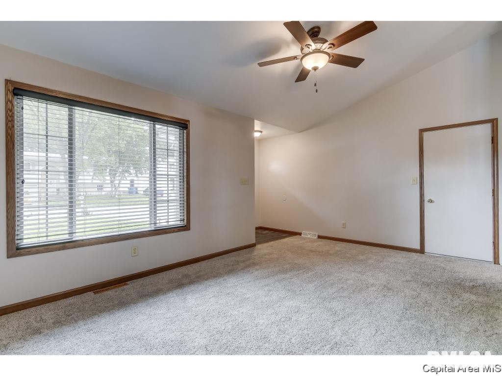 41 Lucerne Drive Springfield, IL 62707 - Photo 3 of 36