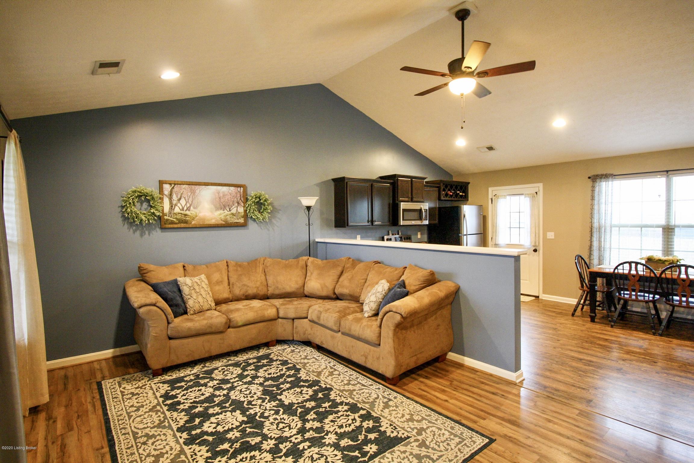 522 Madison Rae Boulevard Shepherdsville, KY 40165 - Photo 3 of 14 image