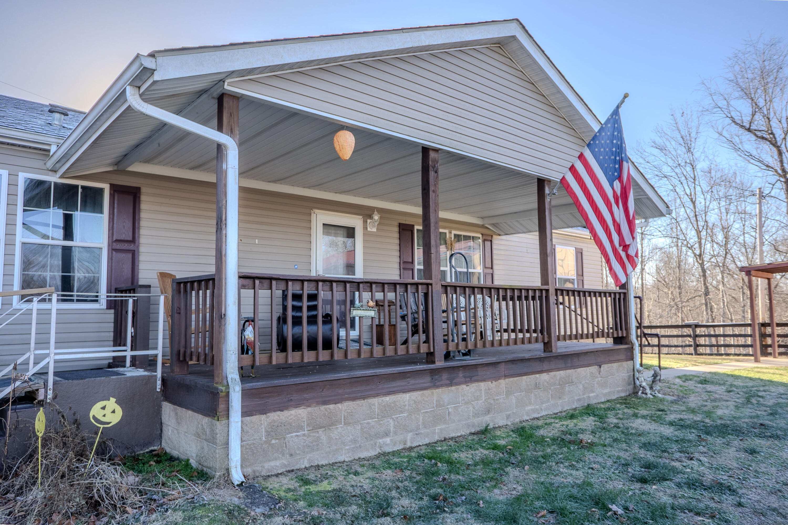 185 Treadway Road Beattyville, KY 41311 - Photo 9 of 51 185TreadwayRd-08