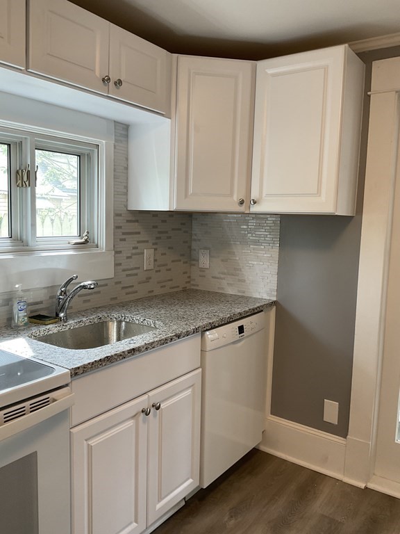 24 Ina Street Springfield, MA 01109 - Photo 9 of 22