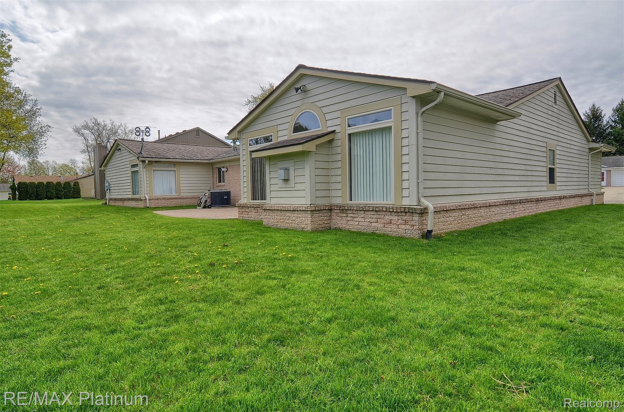 578 Ridge Road Walled Lake, MI 48390 - Photo 34 of 34 34-Backyard.jpg