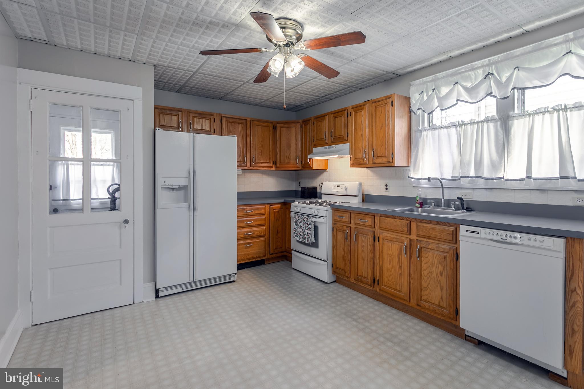 132 East Eagle Road Havertown, PA 19083 - Photo 9 of 19 Gallery Image 9