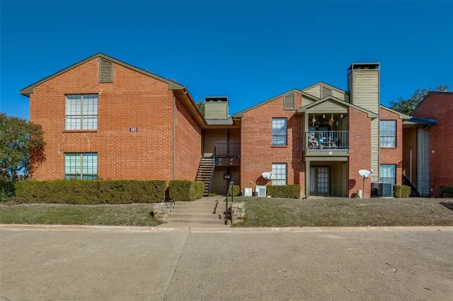 $130,000 | 5913 Lake Hubbard Parkway, Unit 221, Garland, TX 75043
