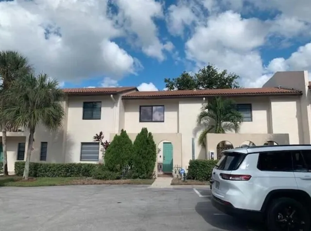 $2,600 | 21820 Cypress Circle, Unit 25A, Boca Raton, FL 33433