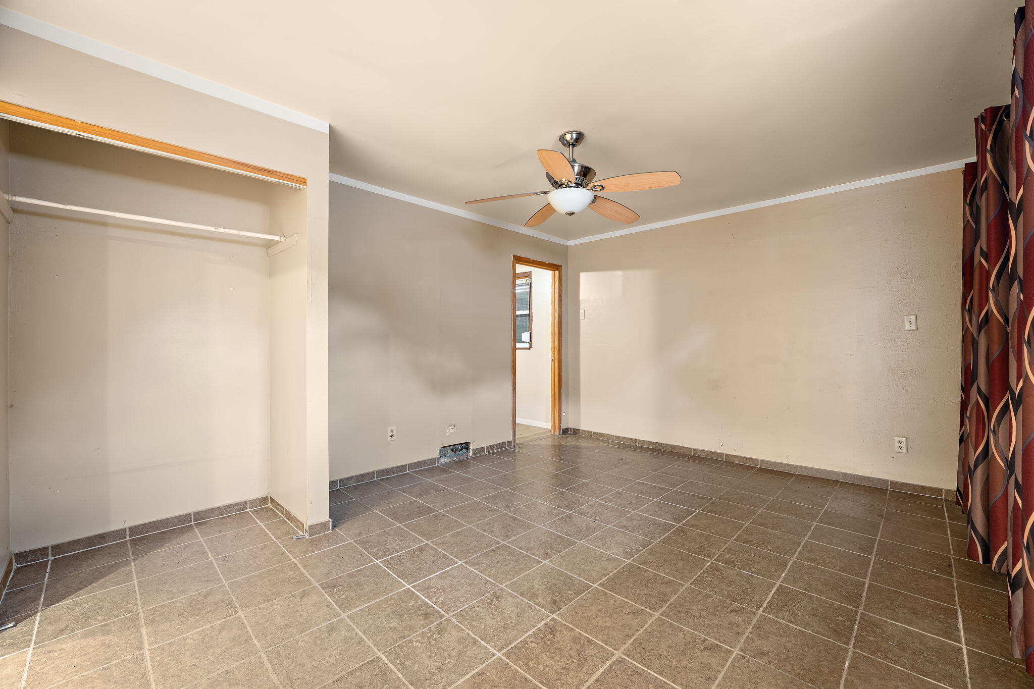 1021 Hamilton Place Gary, IN 46403 - Photo 13 of 22 2048x1365