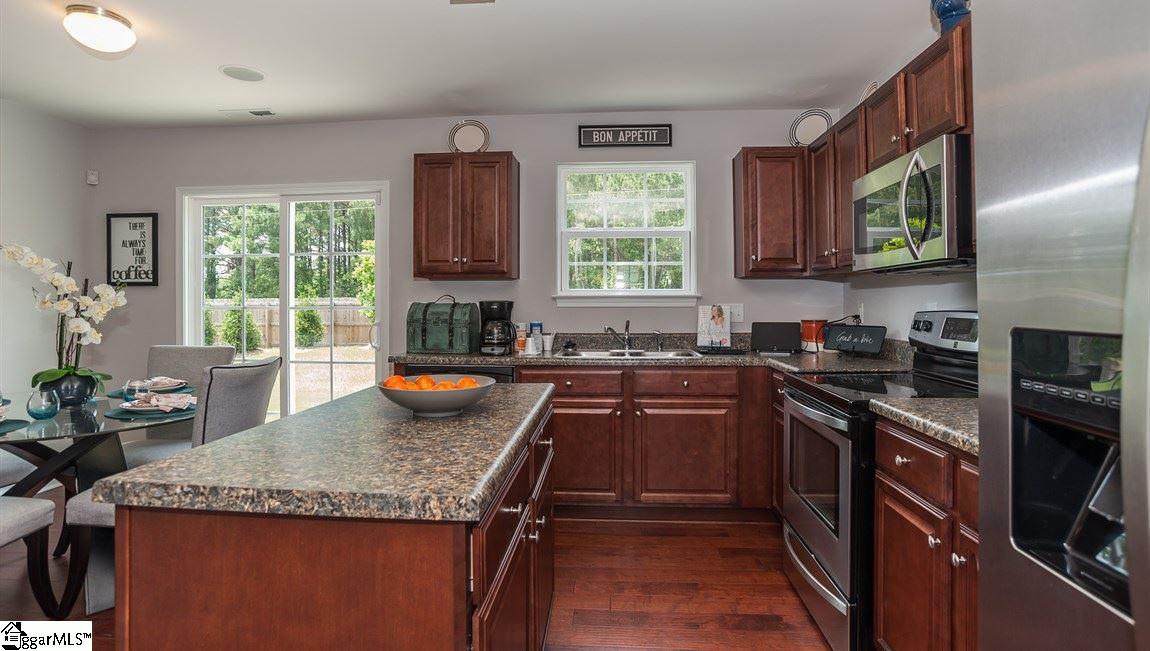 551 Falls Cottage Run Boiling Springs, SC 29316 - Photo 2 of 23 Gallery Image 2