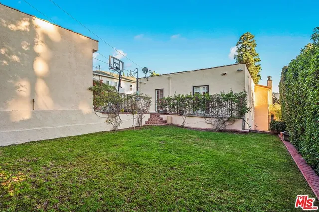 $8,000 | 10497 Kinnard Avenue, Los Angeles, CA 90024