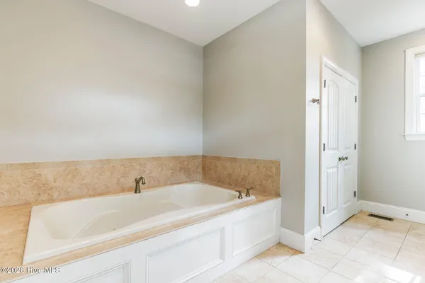 $629,000 | 106 Blue Heron Circle, Sneads Ferry, NC 28460