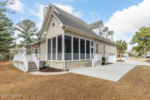 $629,000 | 106 Blue Heron Circle, Sneads Ferry, NC 28460