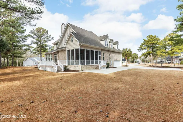 $629,000 | 106 Blue Heron Circle, Sneads Ferry, NC 28460